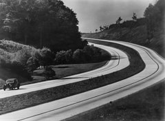 an-automobile-on-the-sweeping-curves-everett