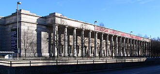 330px-München_Haus_der_Kunst_2009