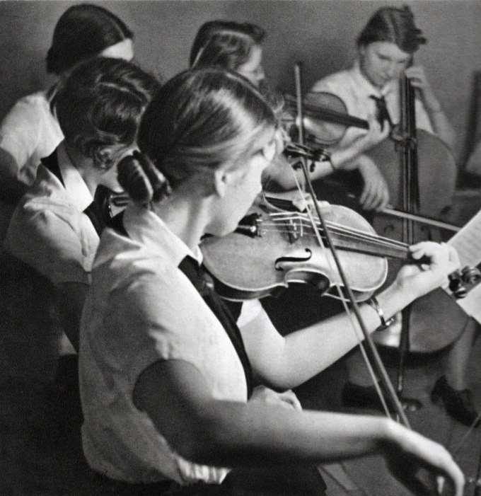 bdm-are-playing-classical-music (1)